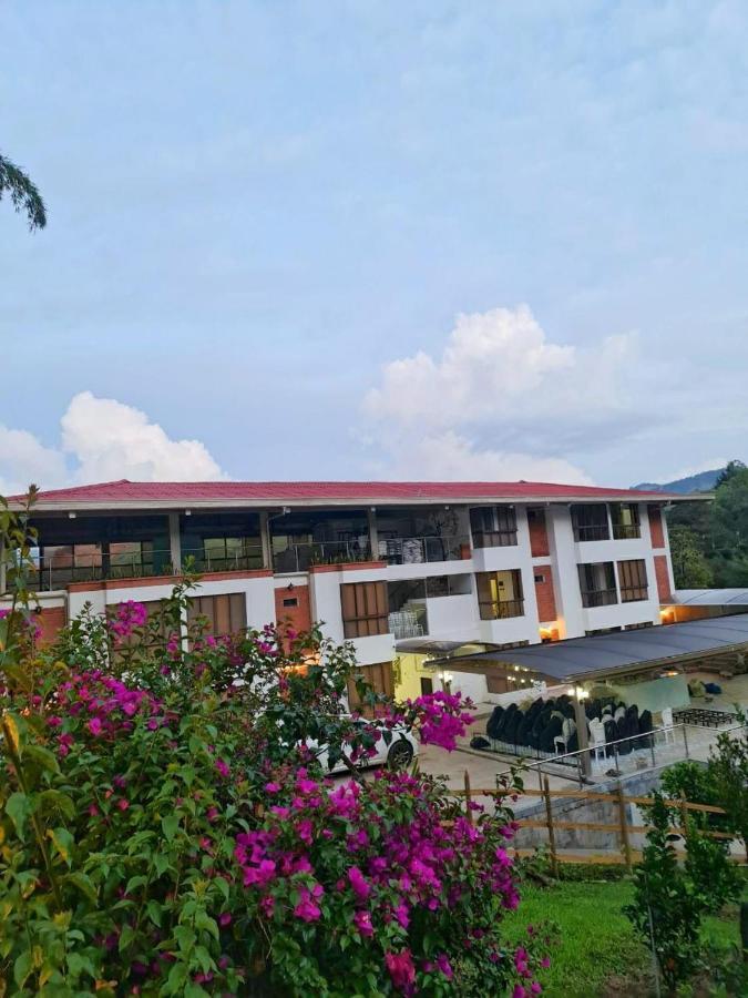 Hotel Bahia del Faro Guatapé Esterno foto