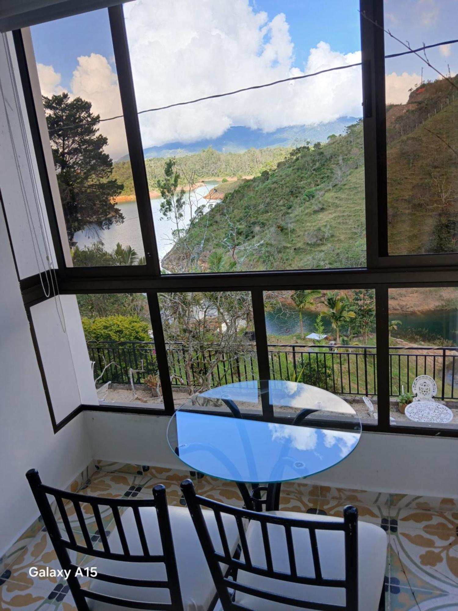 Hotel Bahia del Faro Guatapé Esterno foto